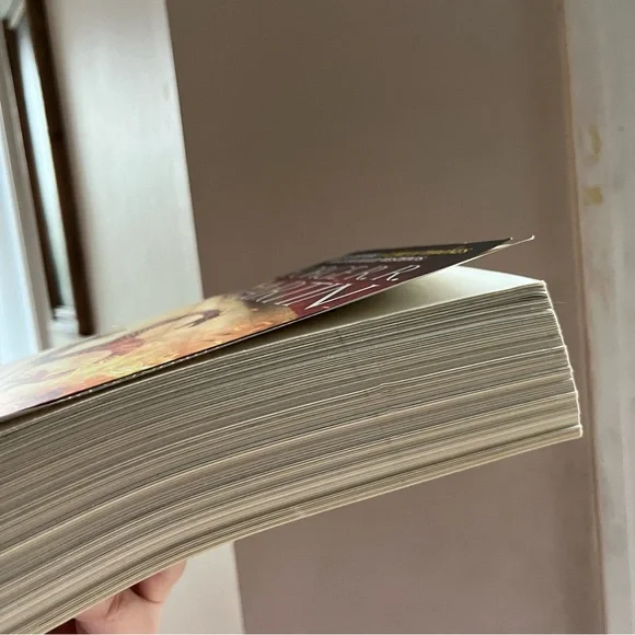 📚 4/25$📚 Fire and Blood Book by George R. R. Martin - Picture 6 of 6